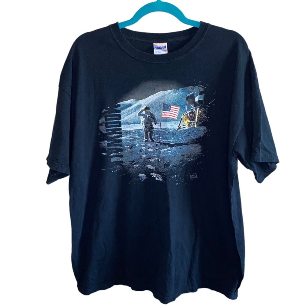 Space Shirts Graphic Tee Moon Landing Astronaut American Flag T-Shirt XL